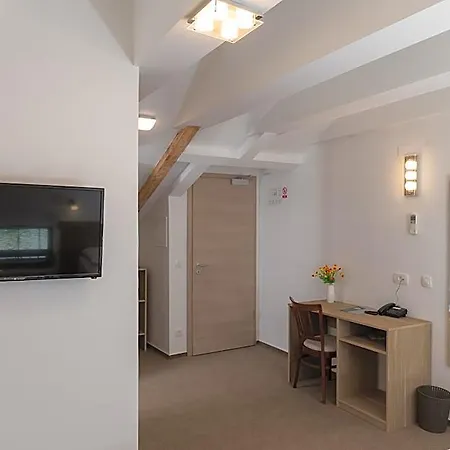 Otel Vimbula - Komolac 3*